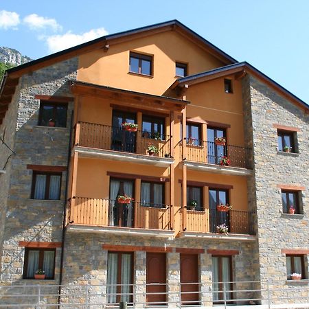 Apartamentos Mobison Salinas de Bielsa Luaran gambar