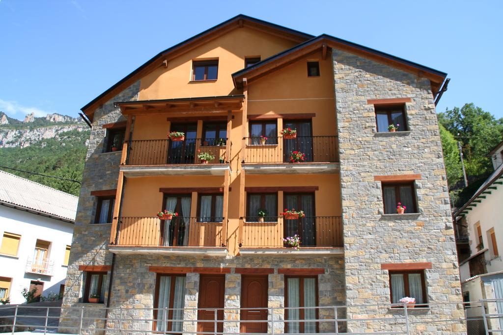 Apartamentos Mobison Salinas de Bielsa Luaran gambar